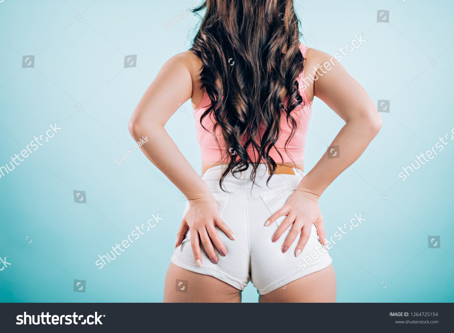 girls twerking jean shorts