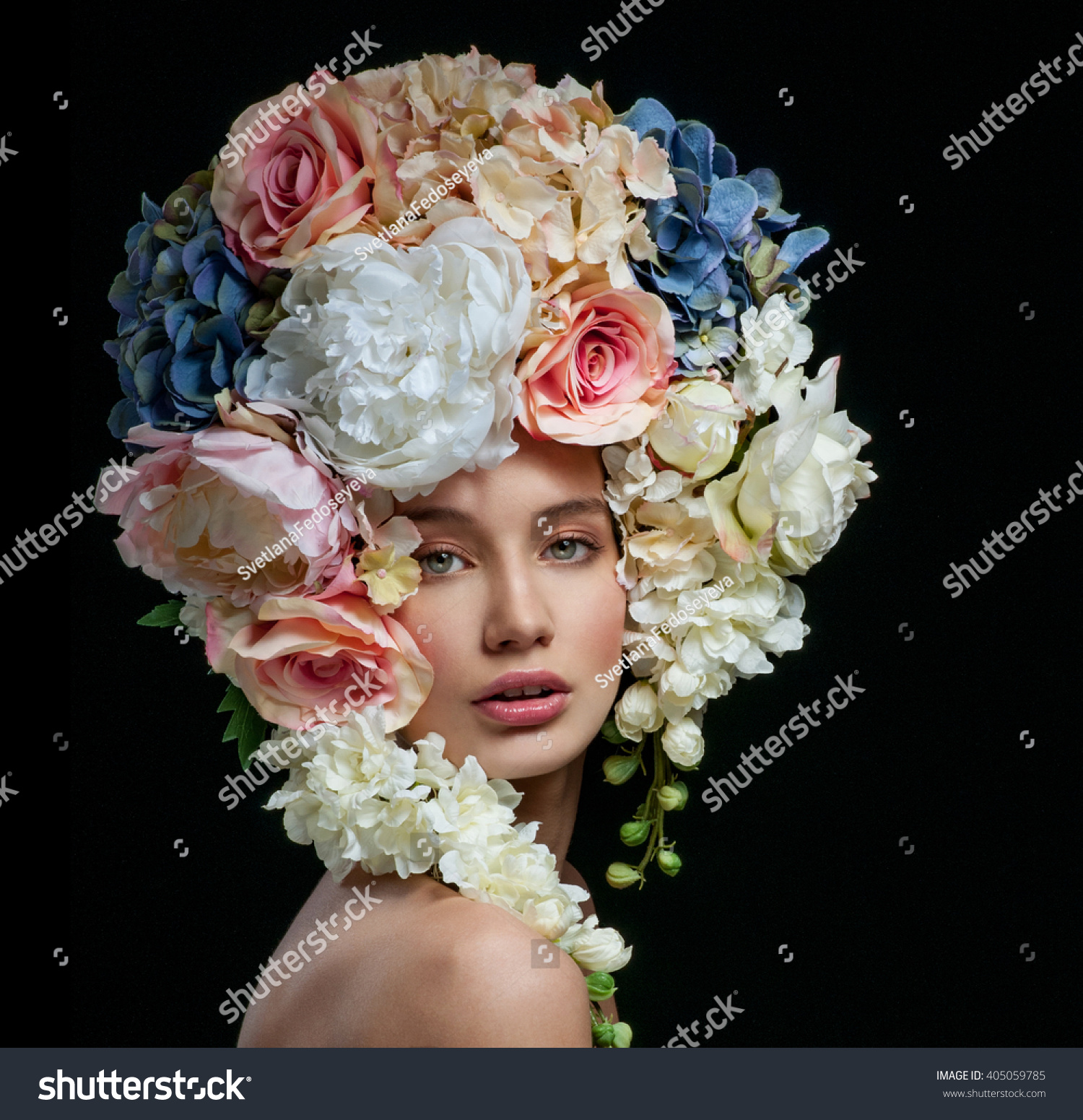 Beautiful Woman Flowers Her Hair Bouquet Stock Photo 20 ...