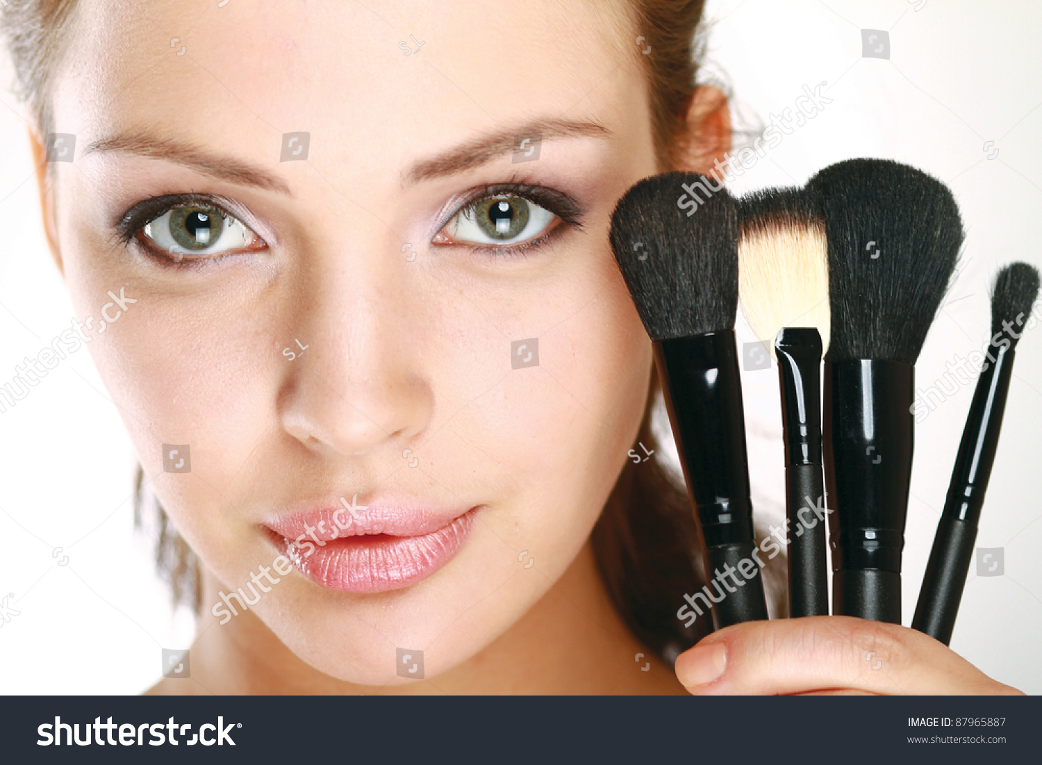 Rappers near makeup me brushes can