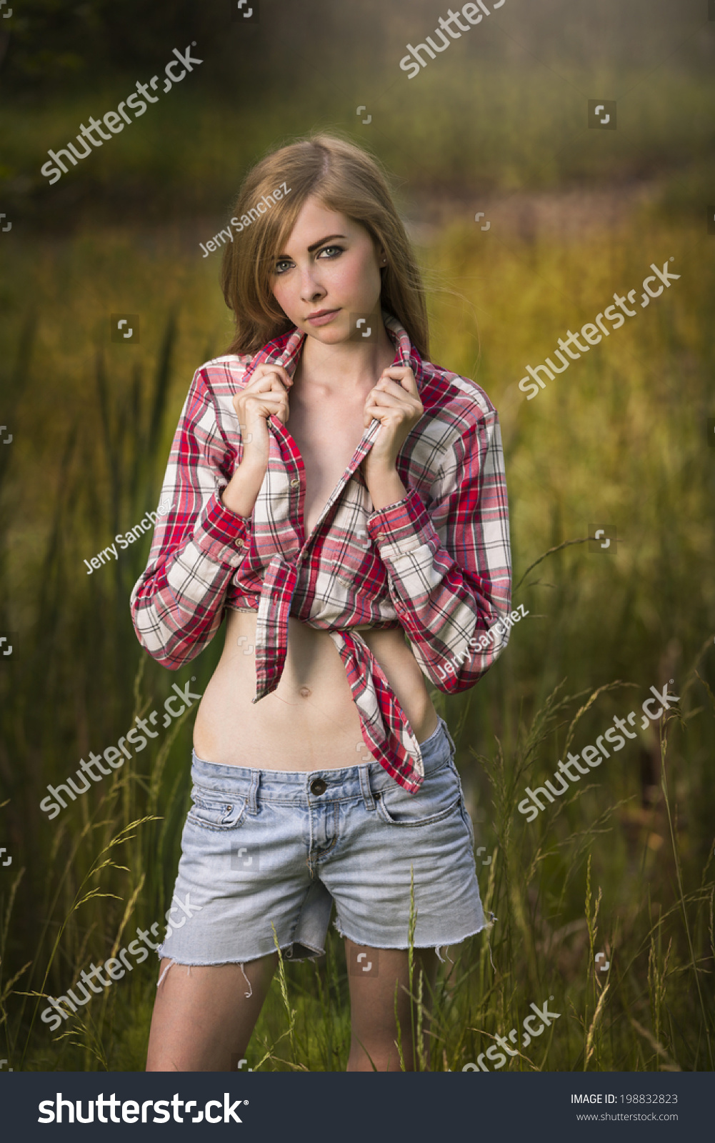 tied flannel outfits