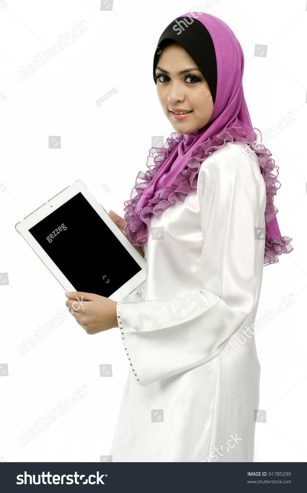mobile muslim single women Meet and chat beautiful muslim girls and arab women is the largest online community where single muslim girls can find single men compatible for their muslim. mobile muslim single women Meet and chat beautiful muslim girls and arab women is the largest online community where single muslim girls can find single men compatible for their muslim.