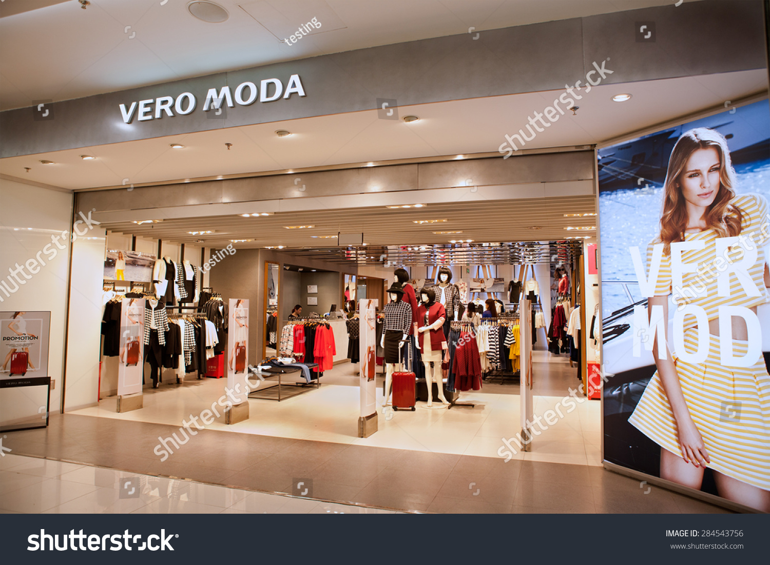 Beijingchinajan242015 People Vero Moda Store Stock (Edit Now)