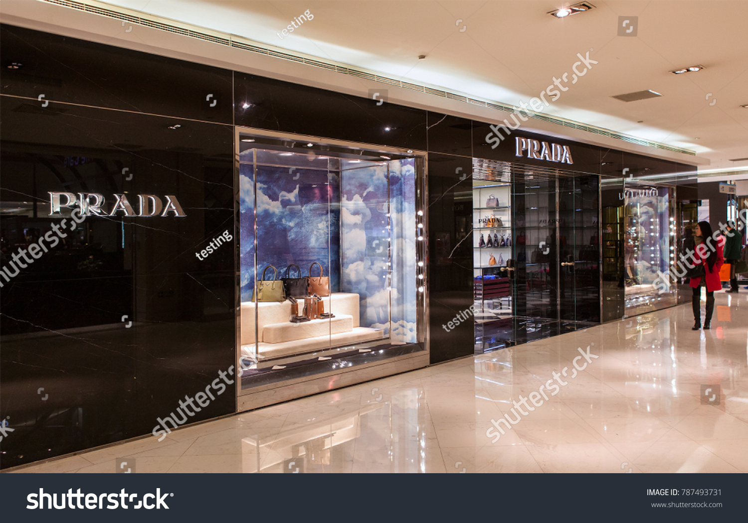 prada store downtown