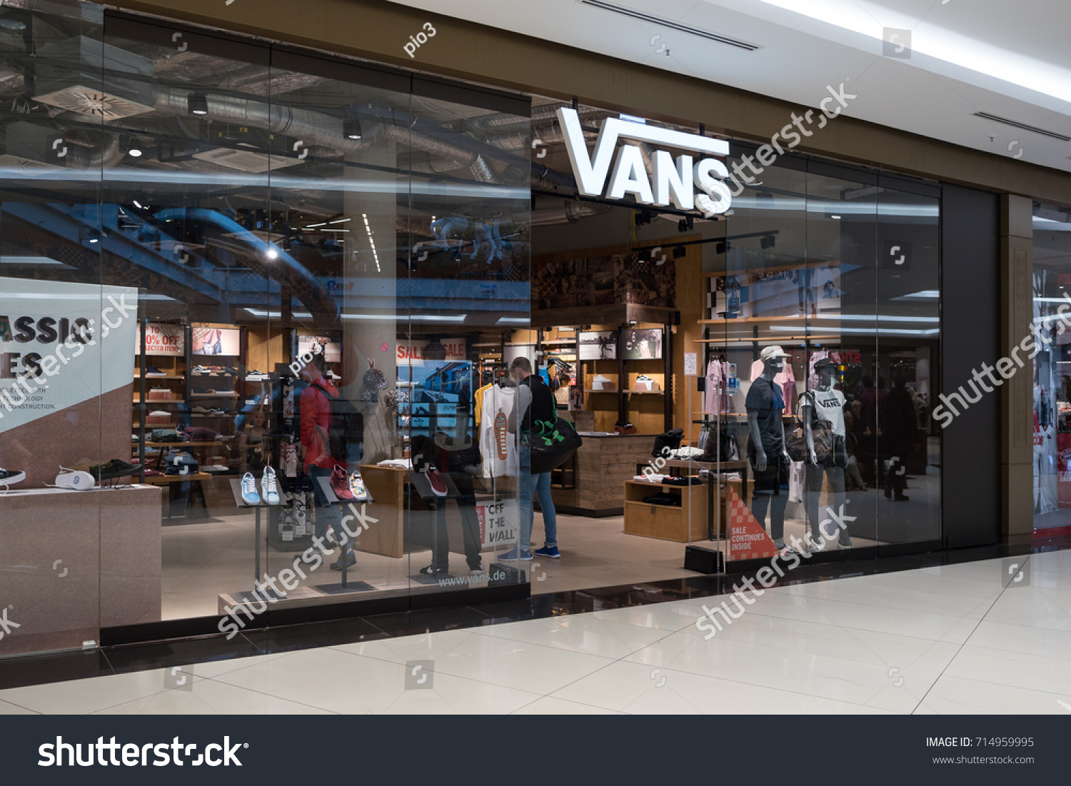 vans at international mall
