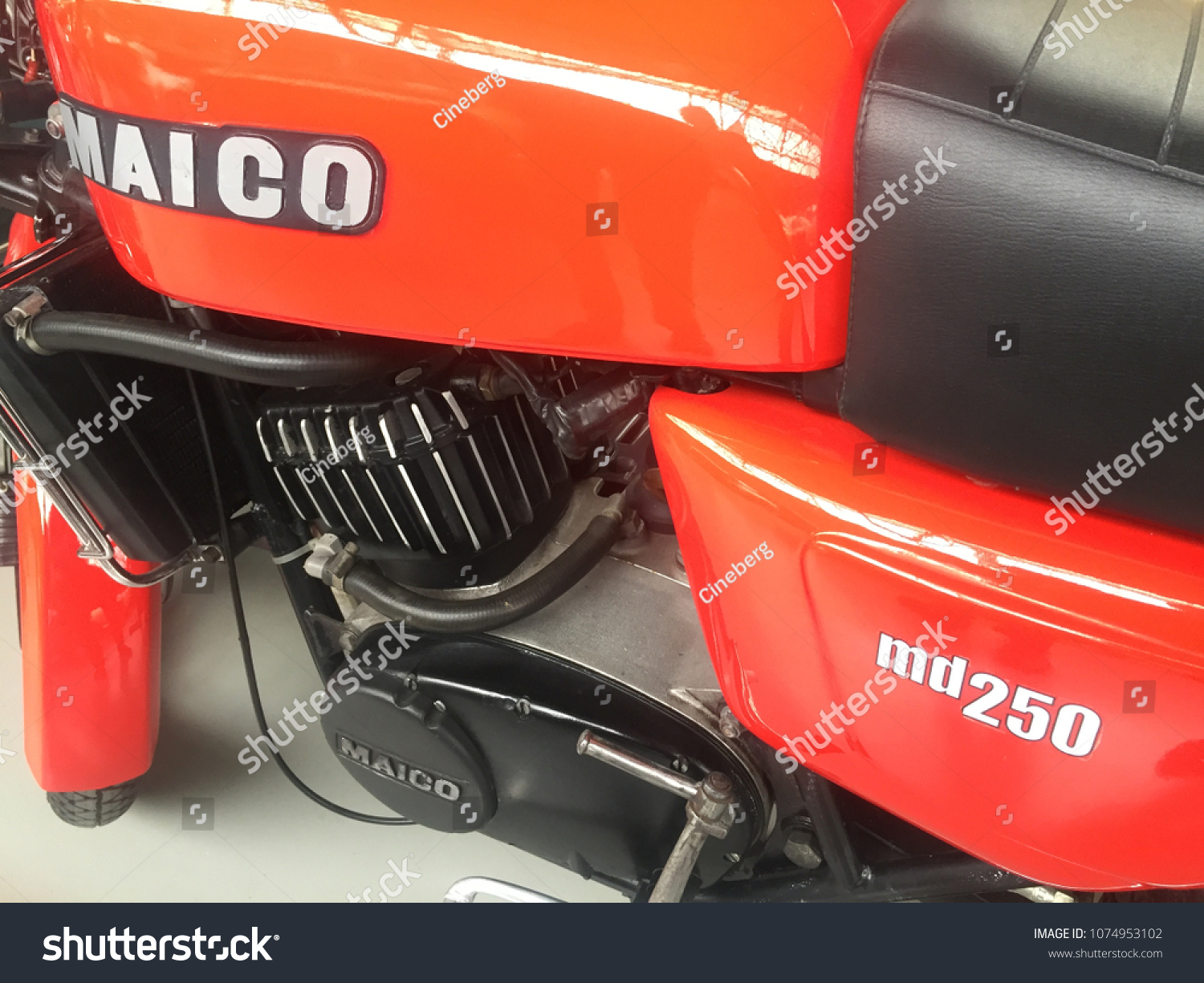 KIESENBERG Uhr Maico Motorrad Militär Classic L-21079 