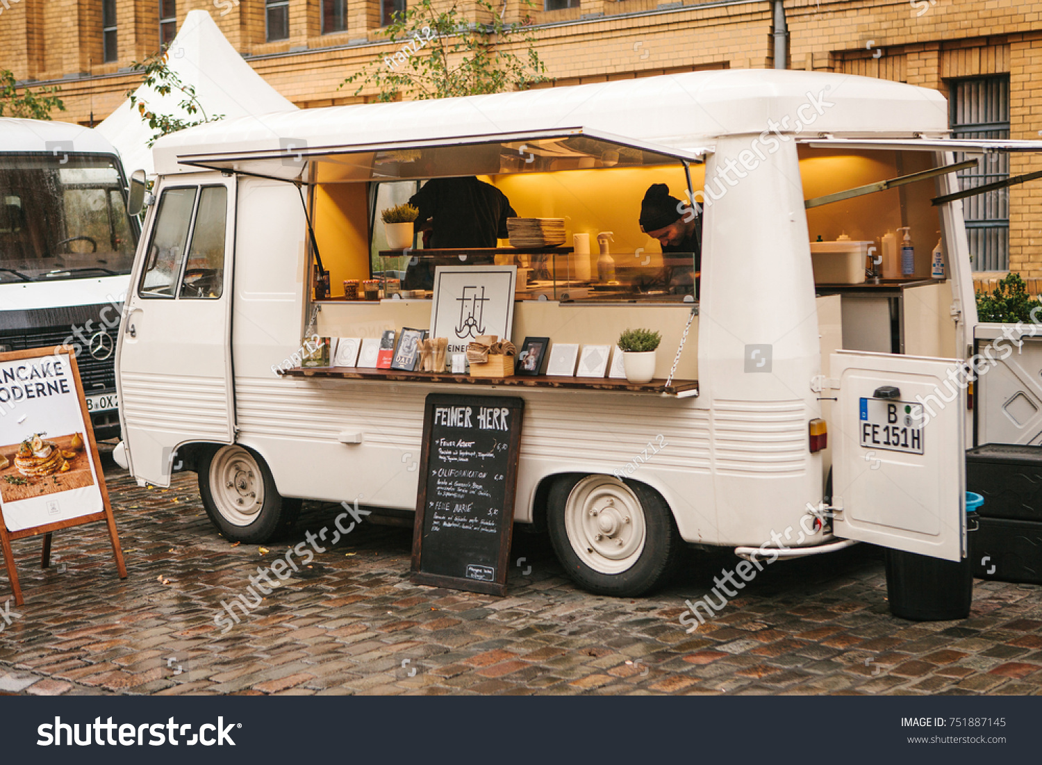 17,168 Snacks seller Images, Stock Photos & Vectors | Shutterstock