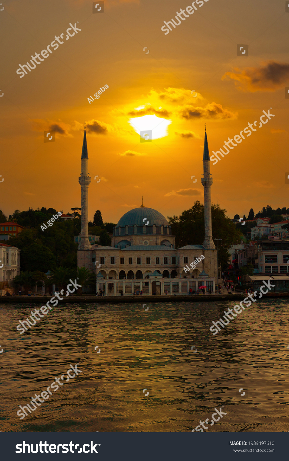 Beylerbeyi Mosque Sunset Evening View Hamidi Stock Photo 1939497610 ...