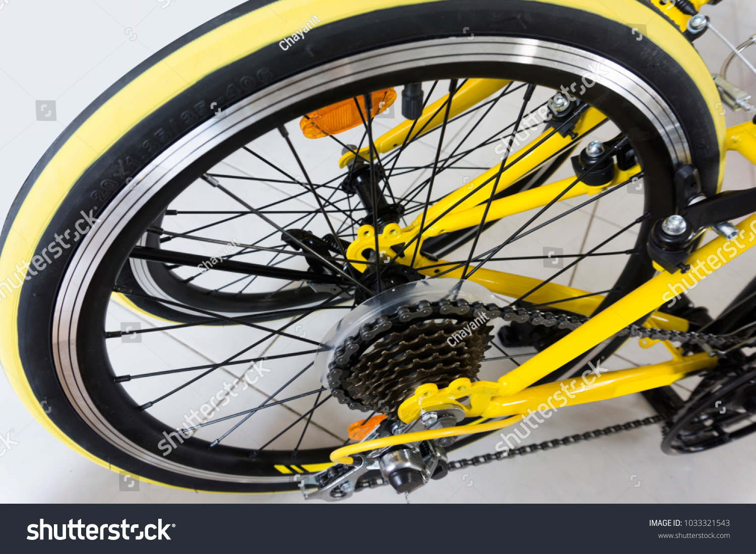 yellow bike chain