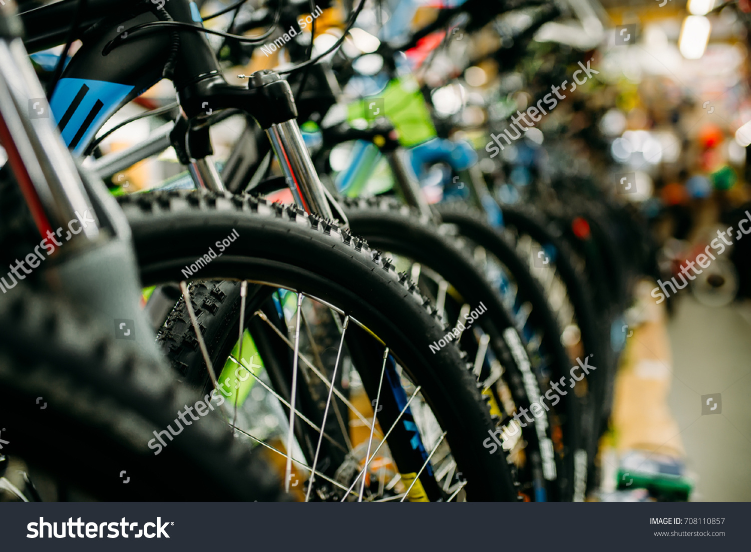 bicycle shop rows new bikes cycle の写真素材 今すぐ編集