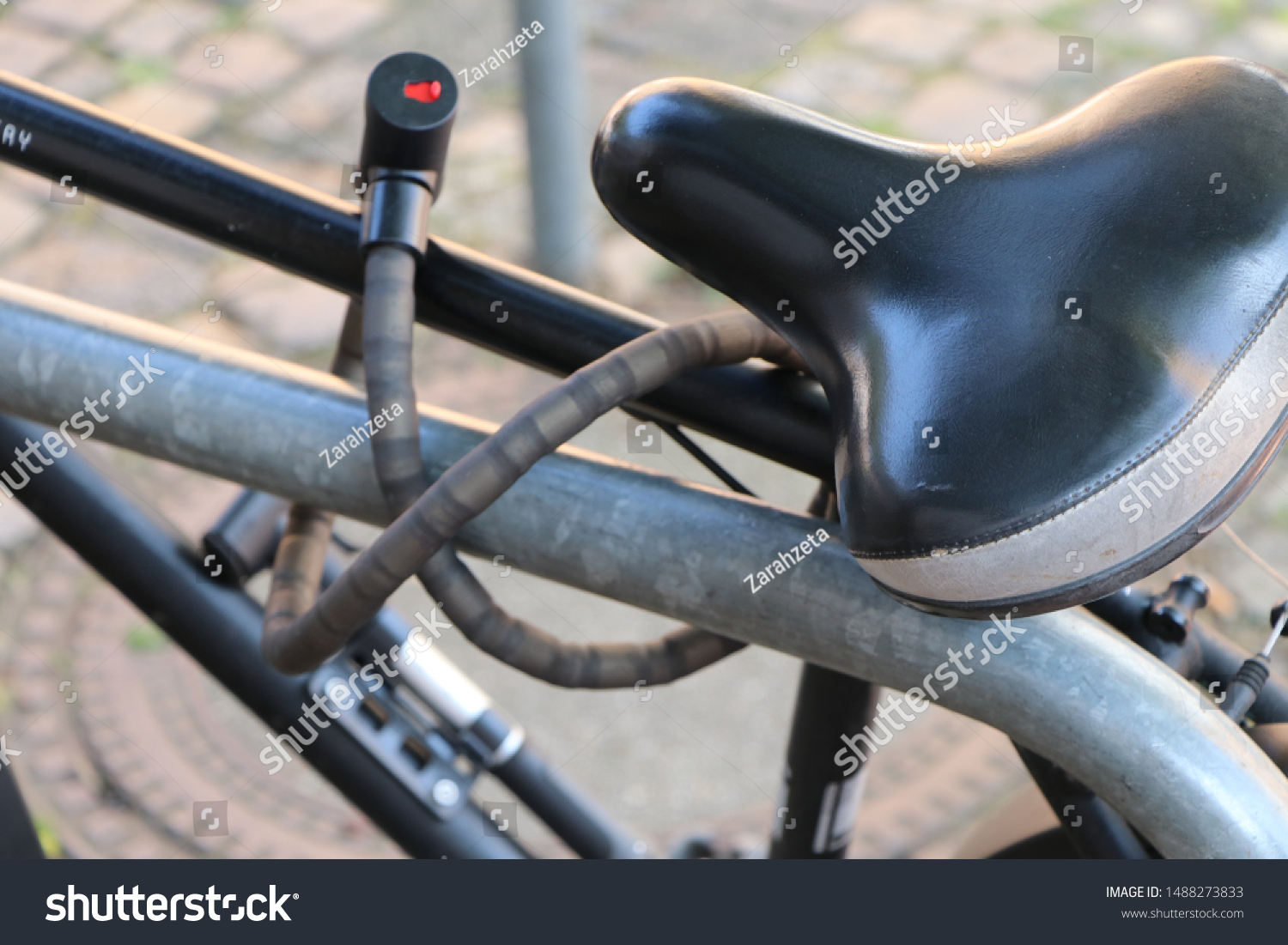 bike stand lockable