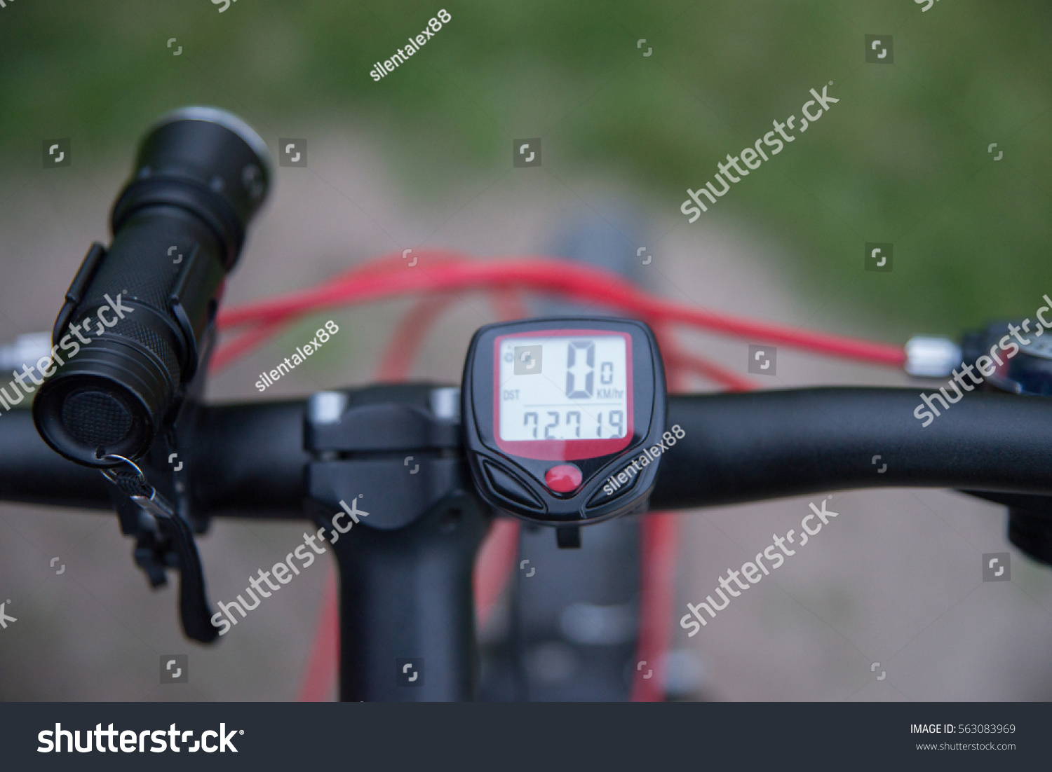 bicycle speedometer with light