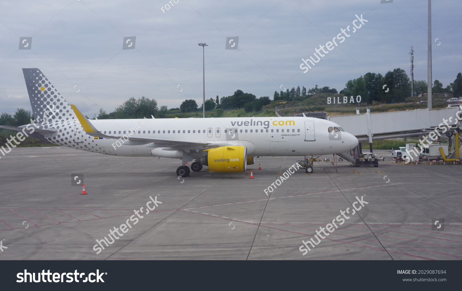 650 Luchthaven Bilbao Images, Stock Photos & Vectors | Shutterstock