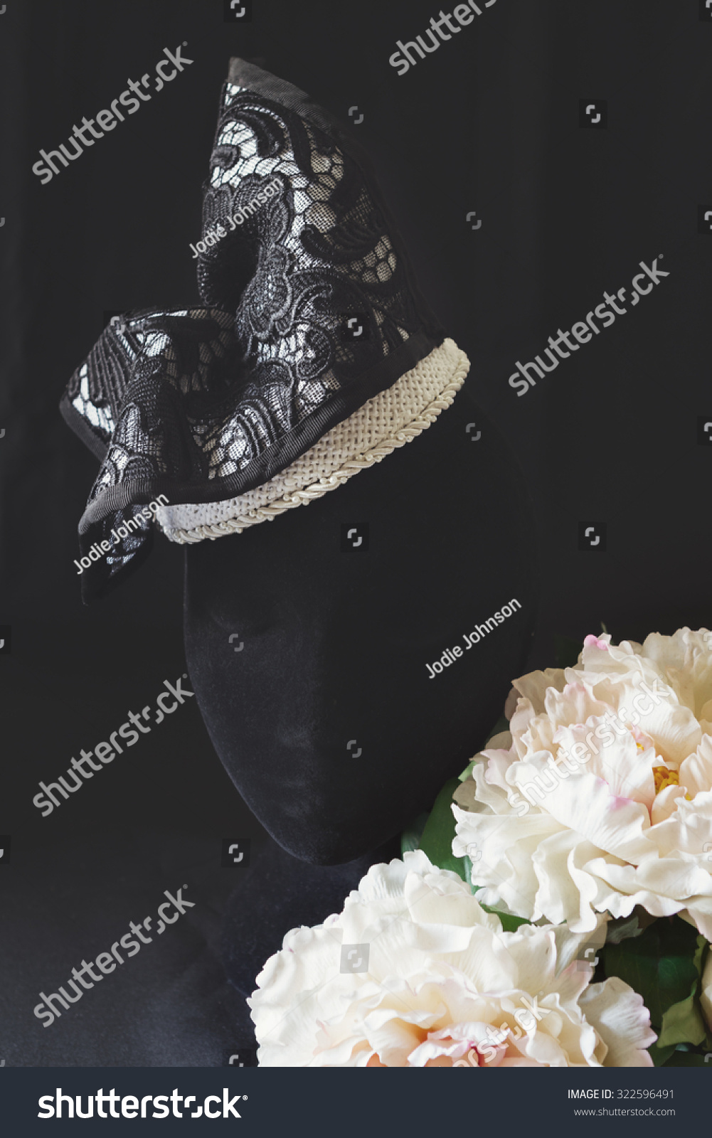 black and cream fascinator hat