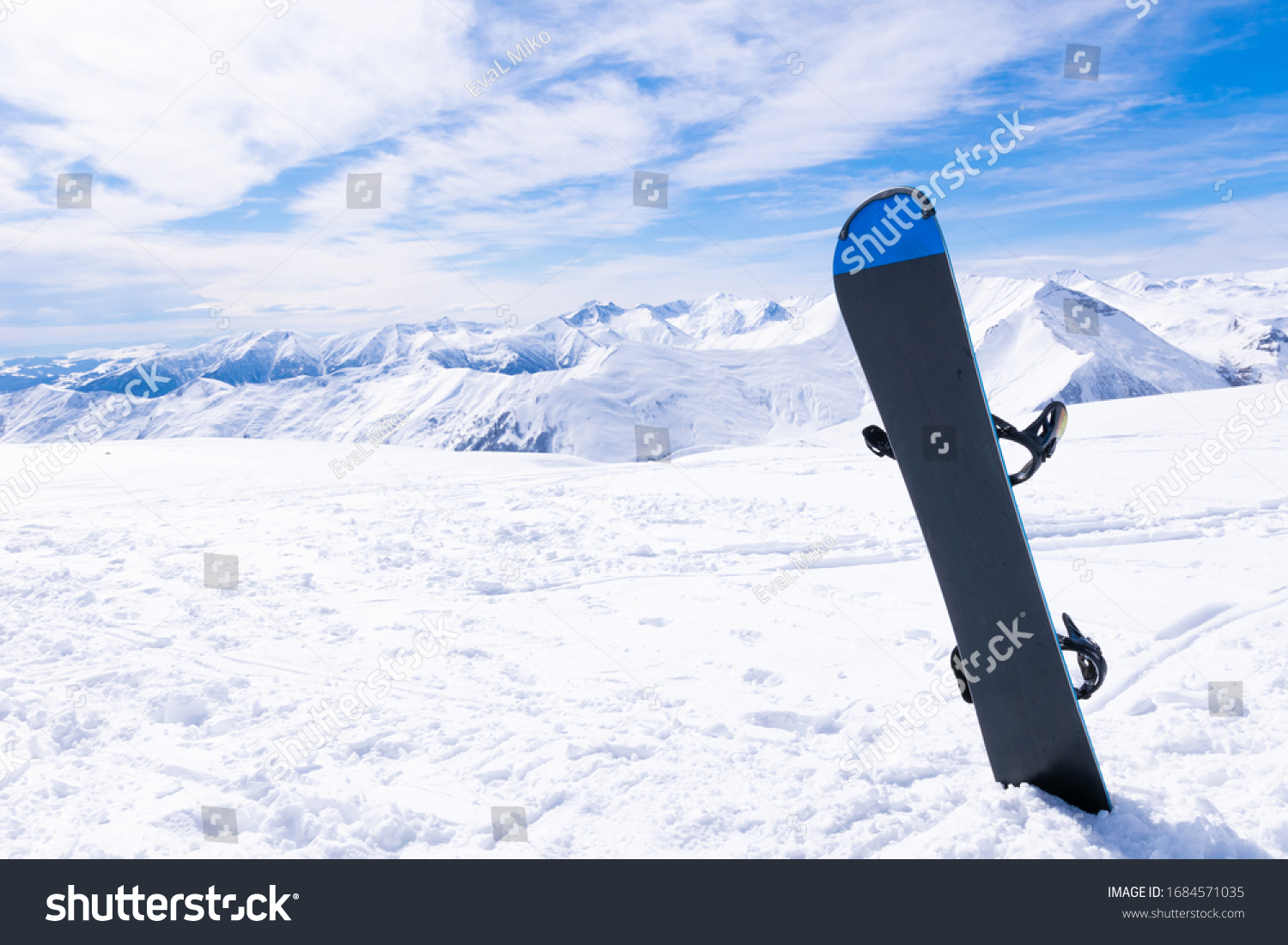 blue and black snowboard