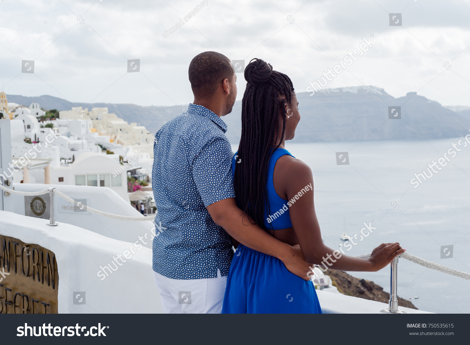 wearing black for engagement photos