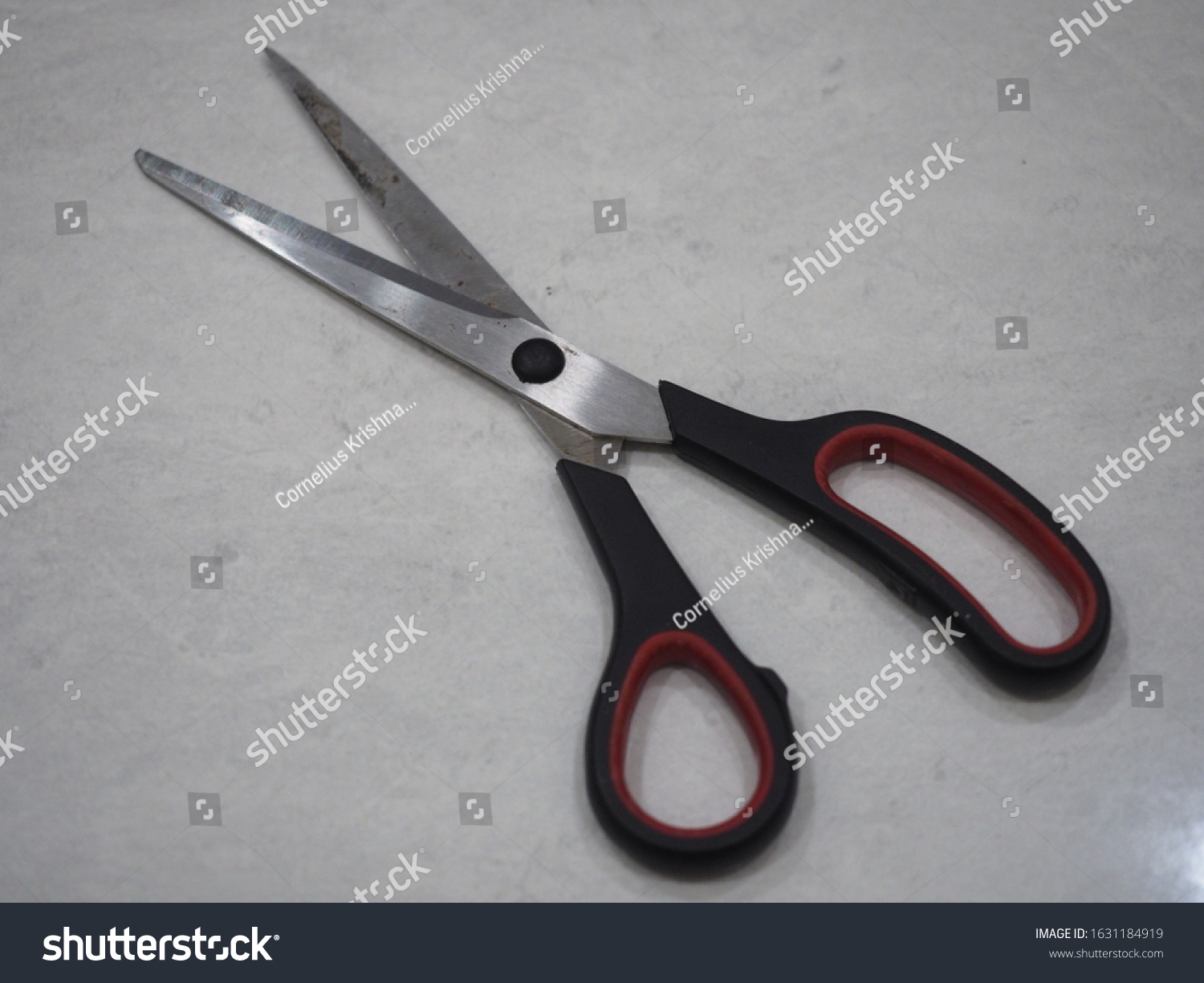 Black Handle Scissors Gunting Isolated On Stock Photo Edit Now 1631184919