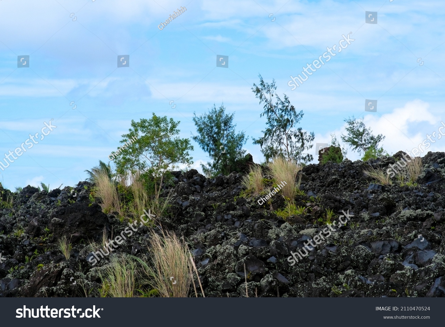 Black Lava Wall Under Mayon Volcano Stock Photo 2110470524 | Shutterstock