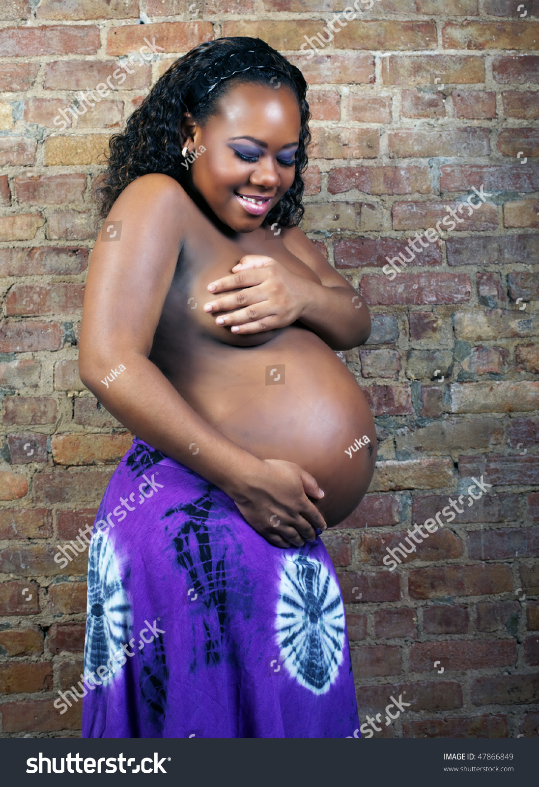 Pregnant African Nude