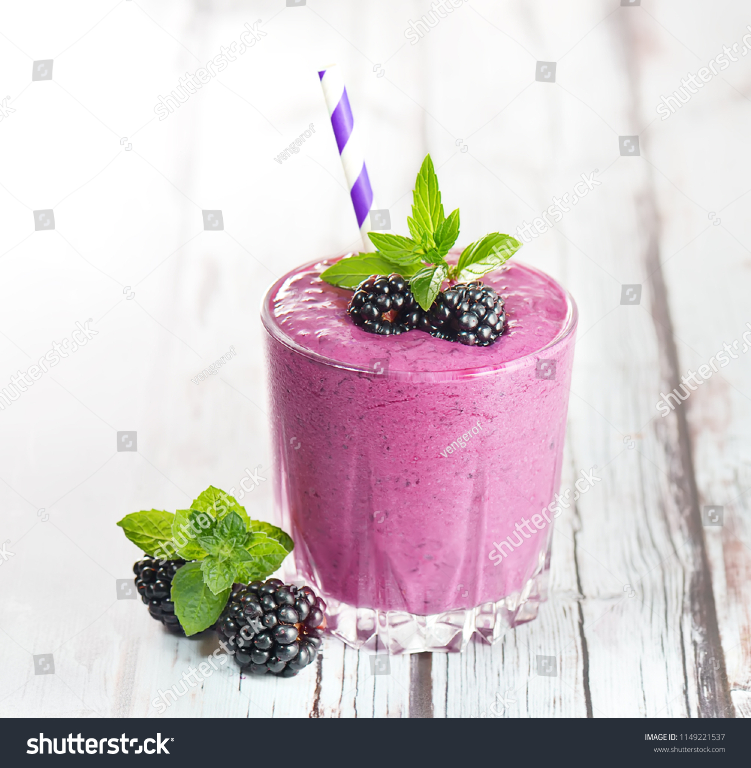 188,209 Berries smoothie Images, Stock Photos & Vectors | Shutterstock