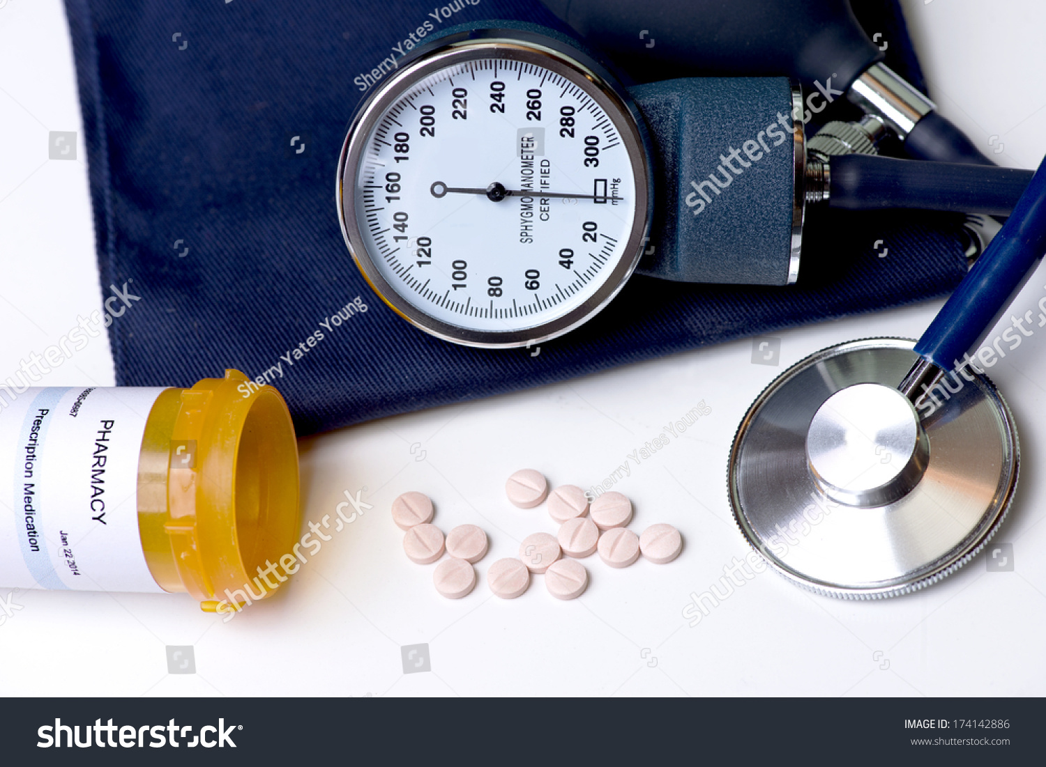 7,006 Blood pressure medication Images, Stock Photos & Vectors ...