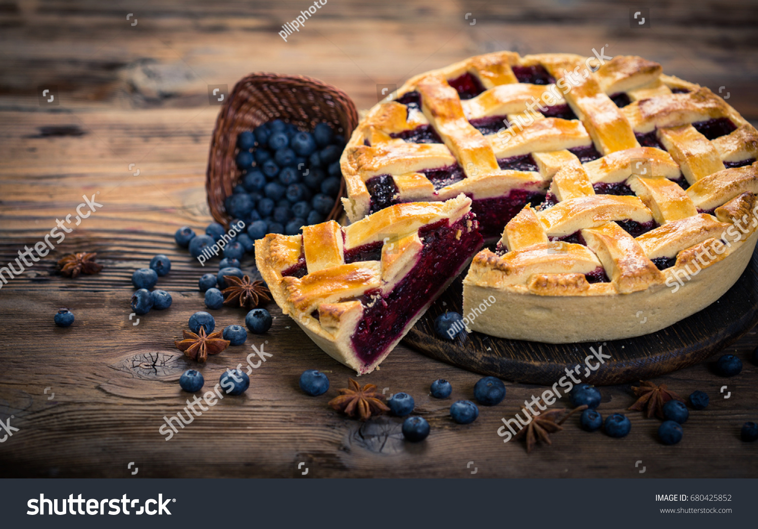 26,461 Pie crust blueberry pie Images, Stock Photos & Vectors ...