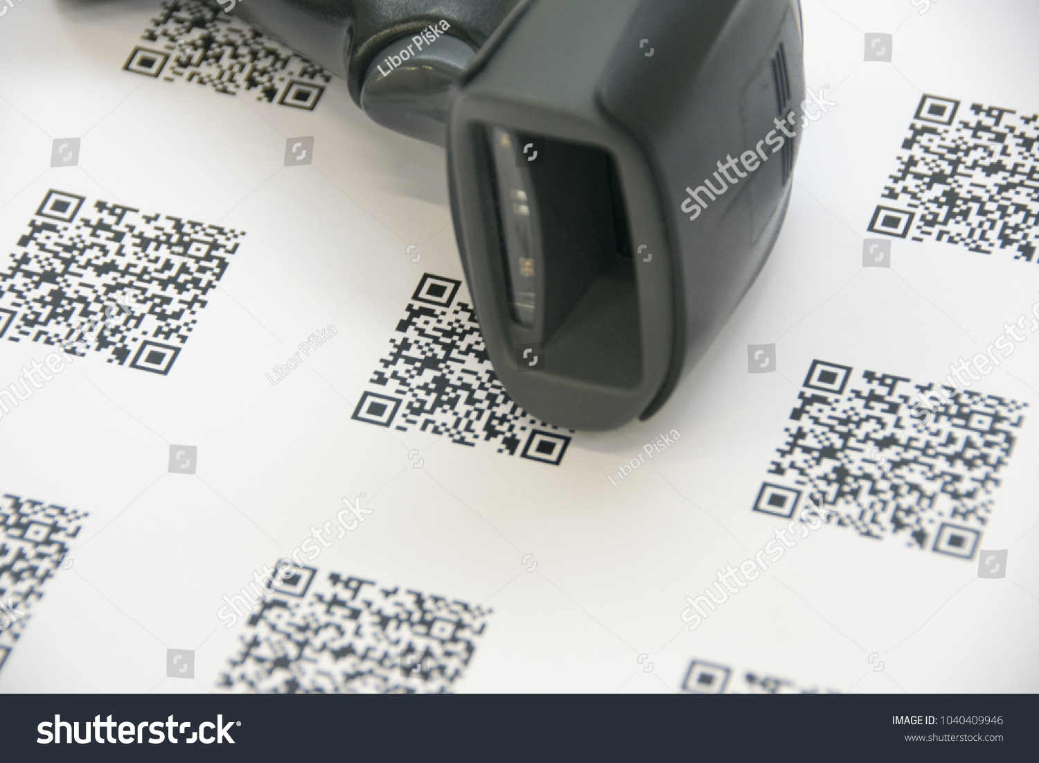 Bluetooth Barcode Qr Code Scanner Scan Stock Photo 1040409946 ...