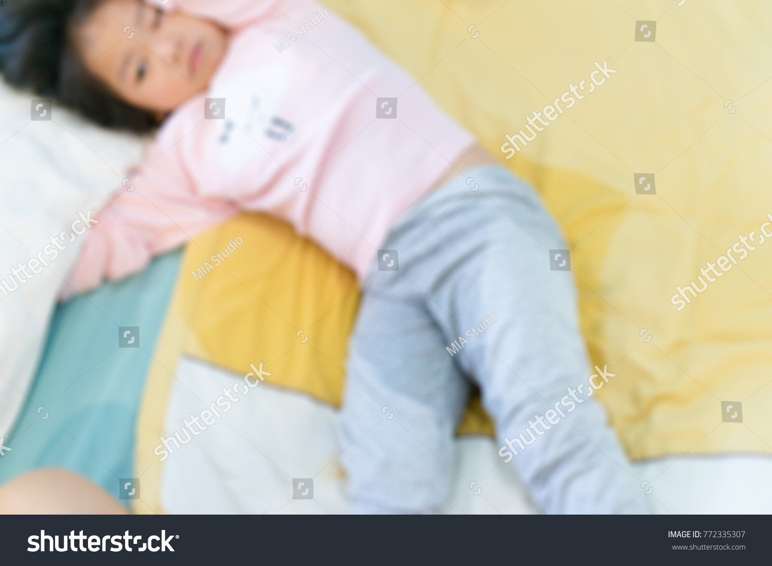 bed pee girl Pete rents naked