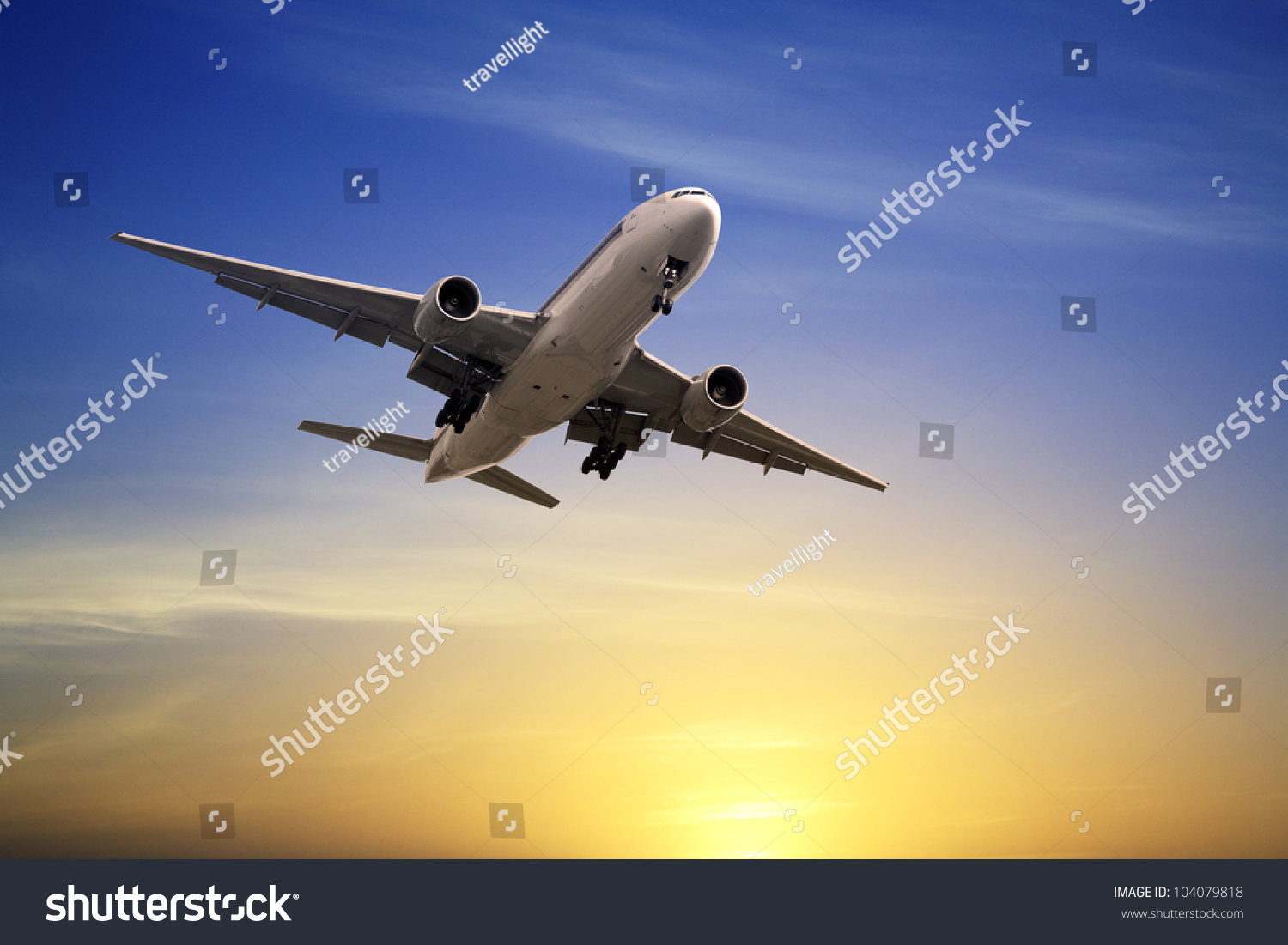 Boeing 777 Landing Sunset Just Before Stock Photo 104079818 - Shutterstock