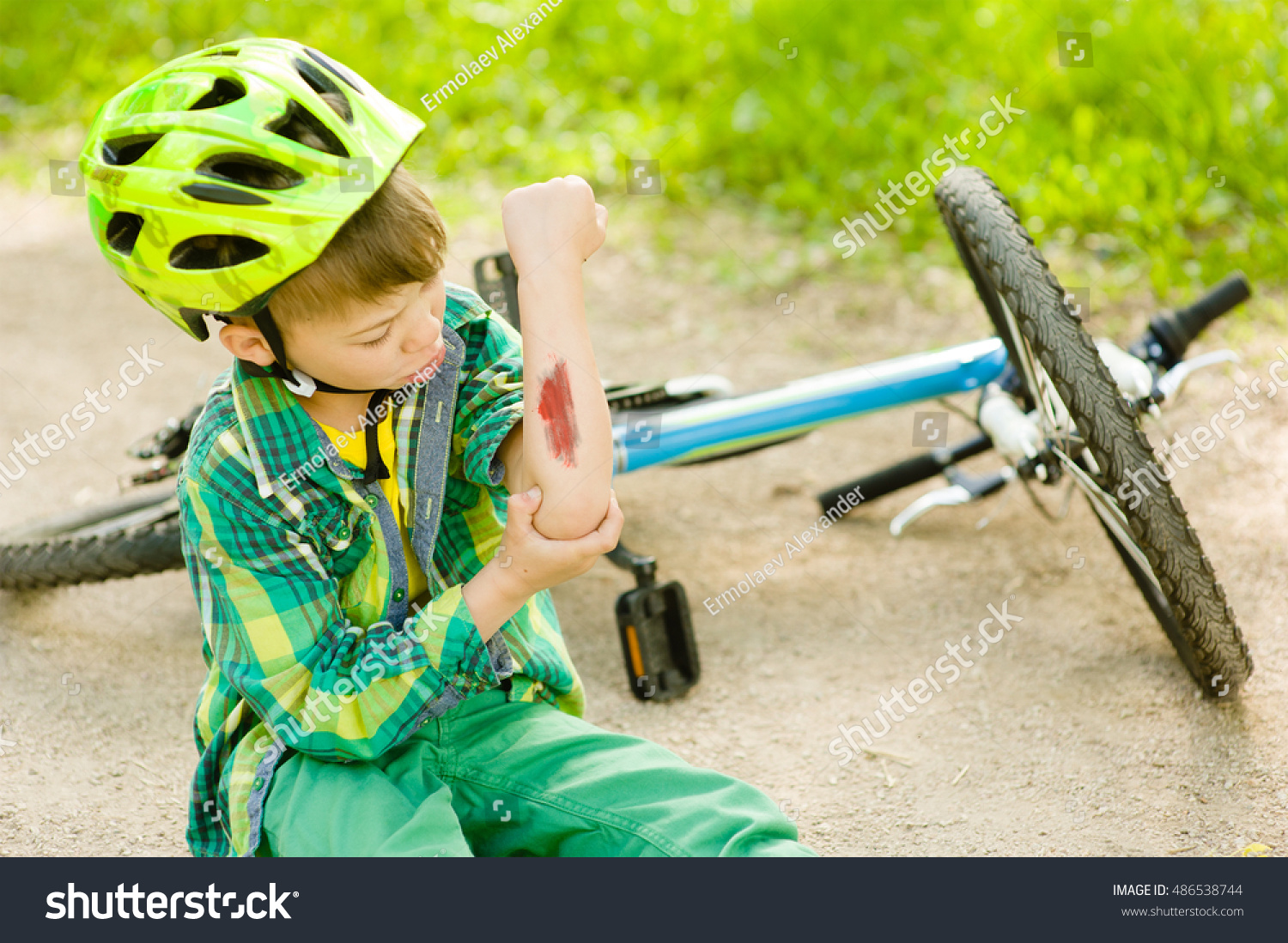 Boy Fell Bike Park Stock Photo 486538744 | Shutterstock