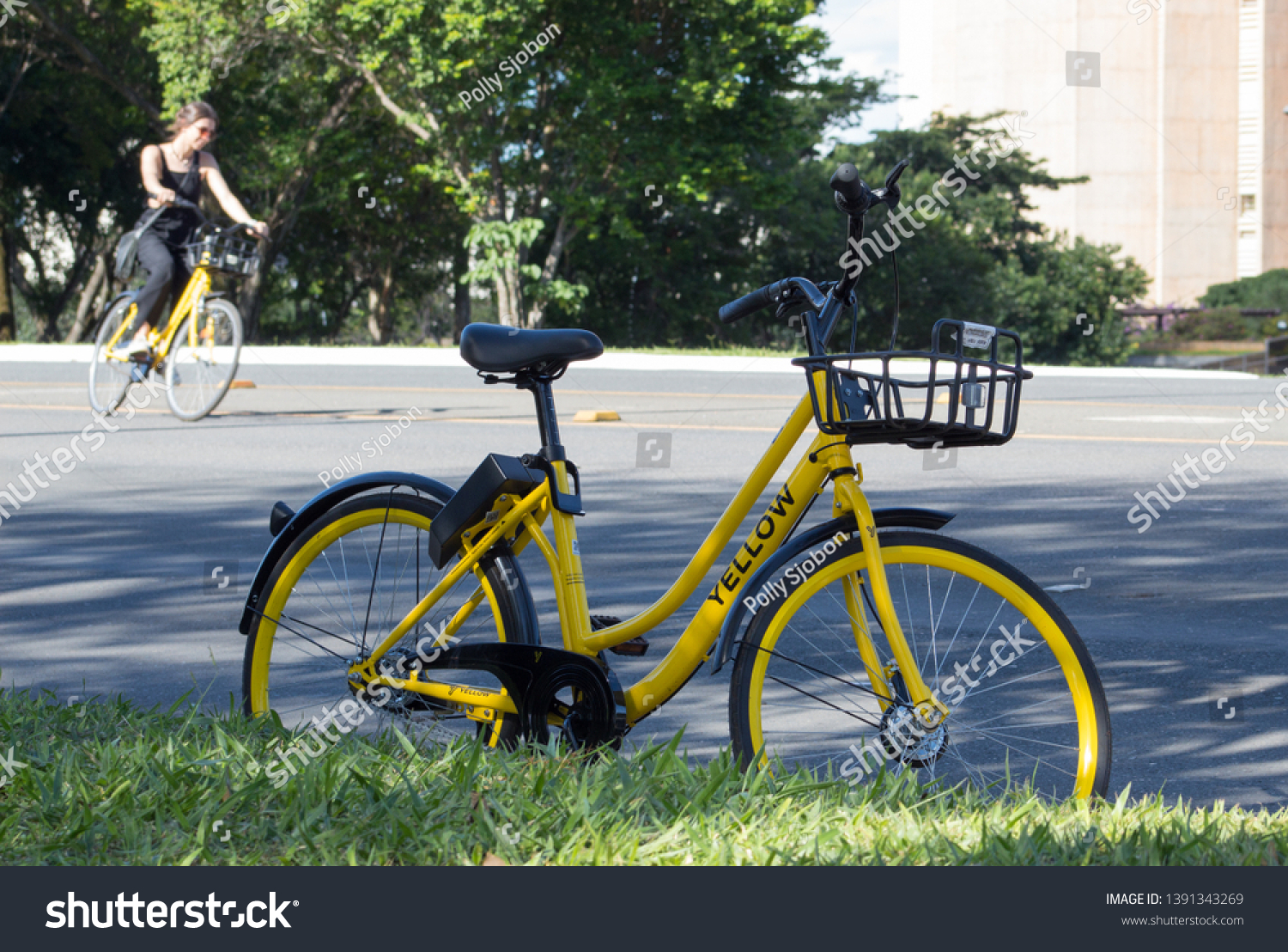 yellow bike sharing