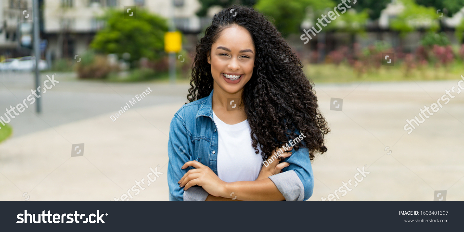 5,909 Black woman with braces Stock Photos, Images & Photography ...