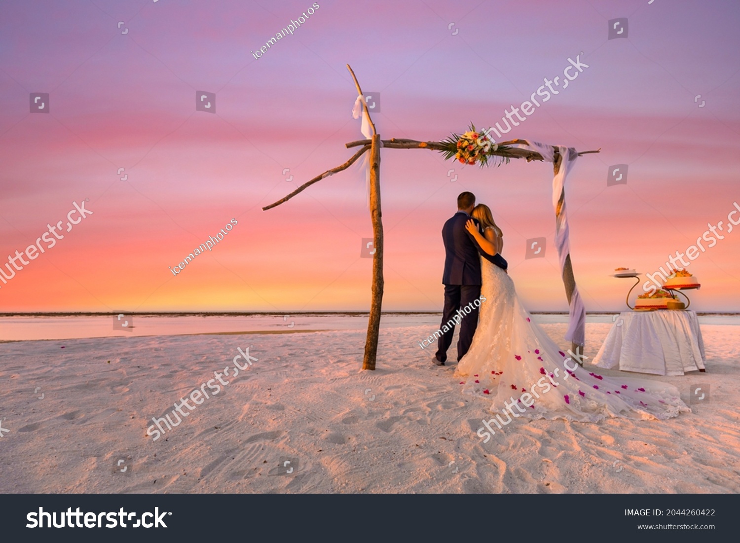 38,203 Beach sunset wedding Images, Stock Photos & Vectors | Shutterstock