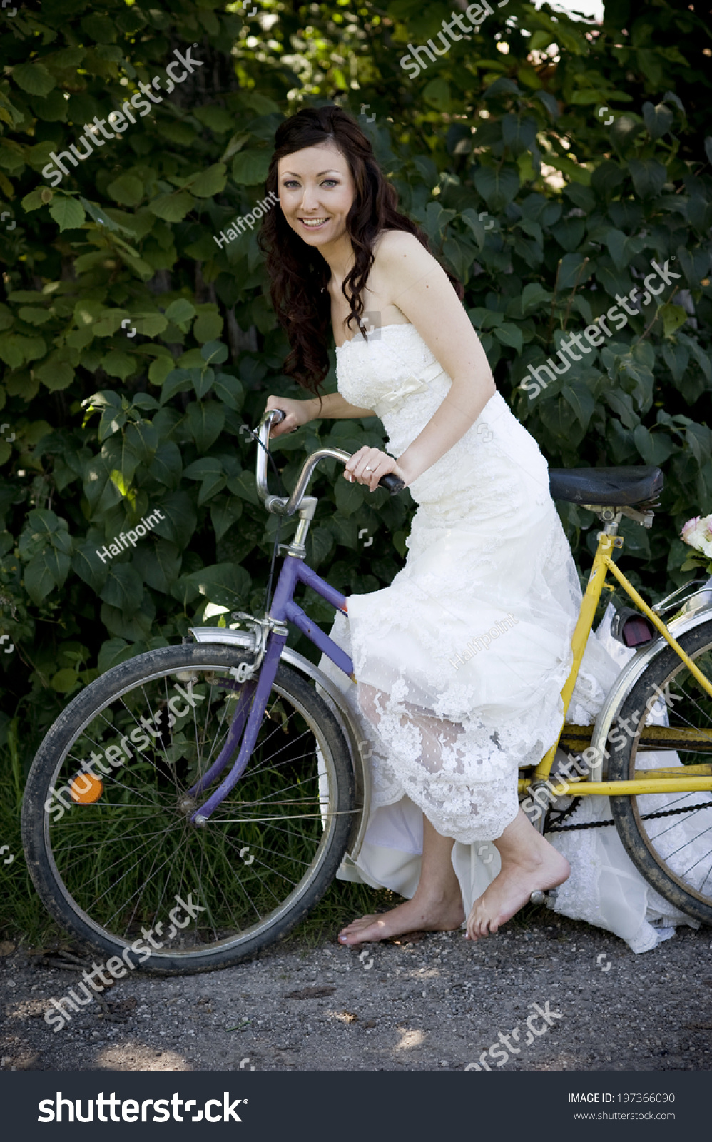 https://image.shutterstock.com/z/stock-photo-bride-in-white-wedding-dress-on-retro-bicycle-197366090.jpg