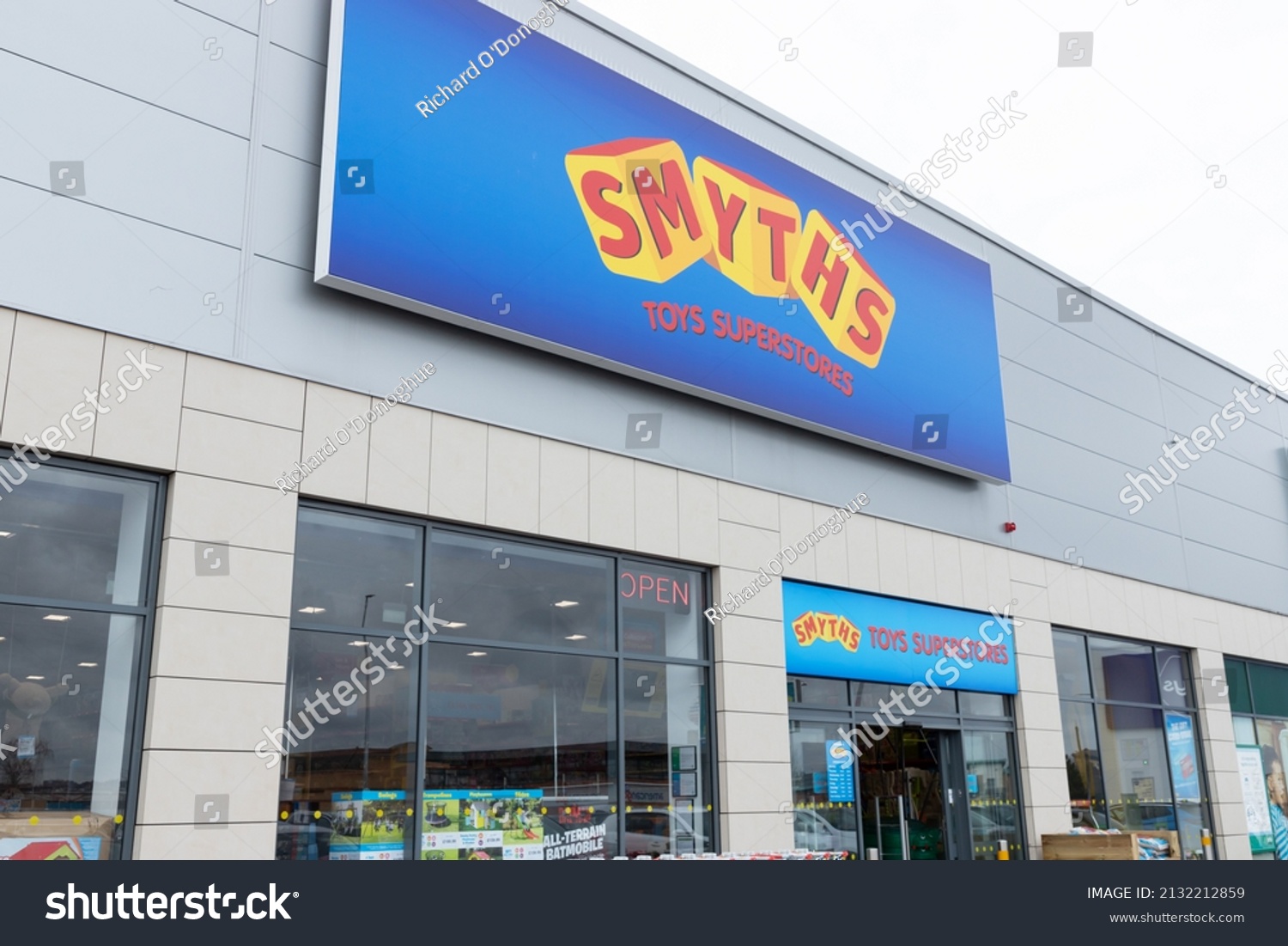 smyths toy shop blanchardstown