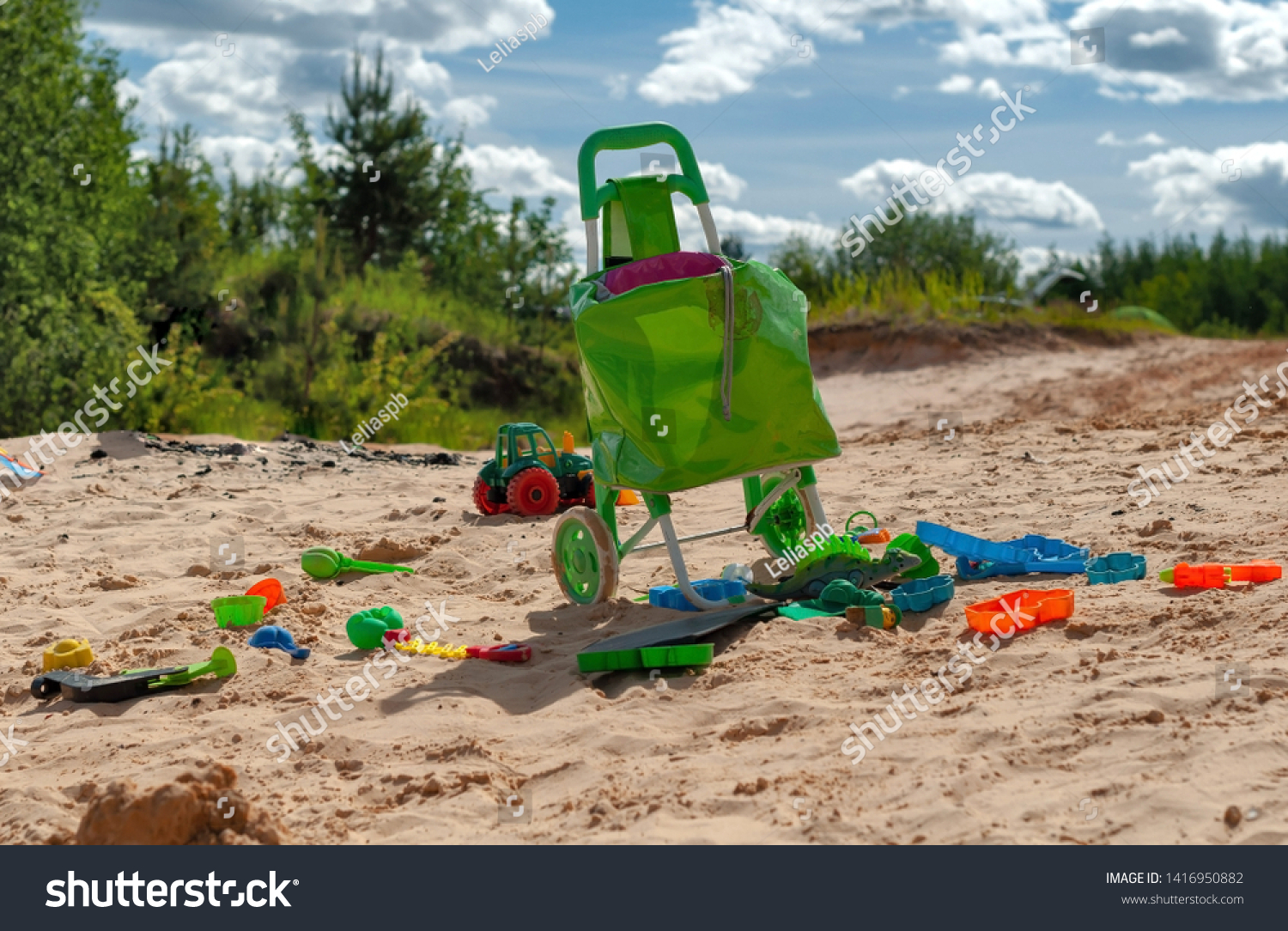 beach bag on wheels