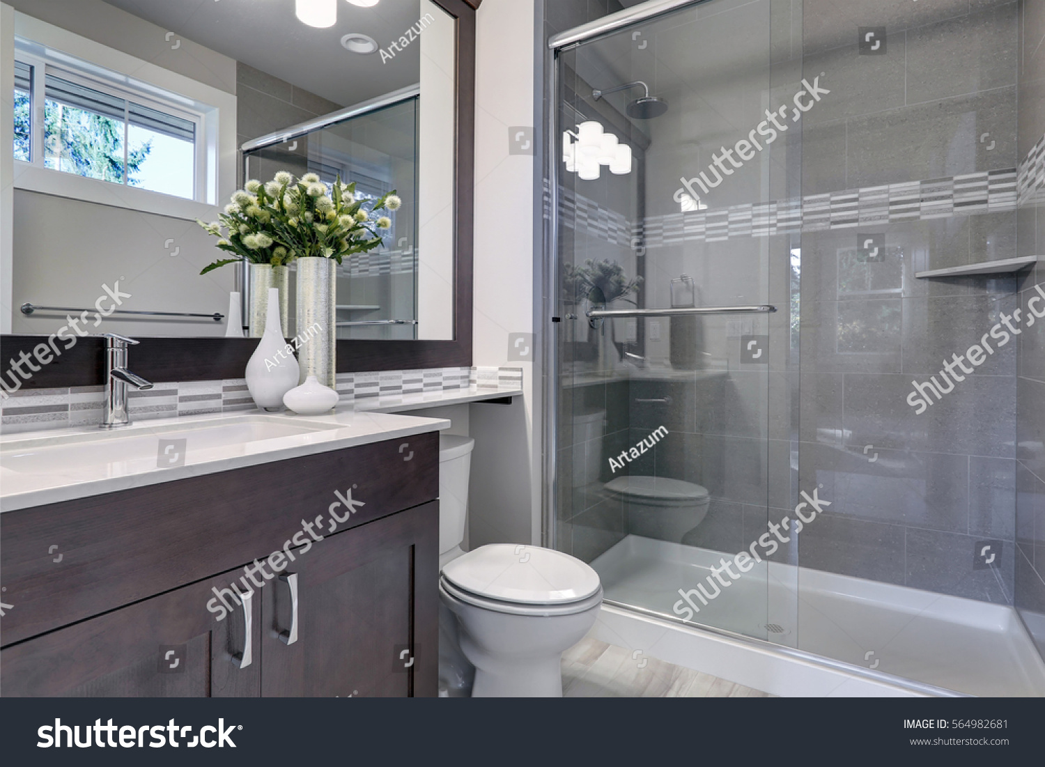 Bright New Bathroom Interior Glass Walk Stockfoto Jetzt