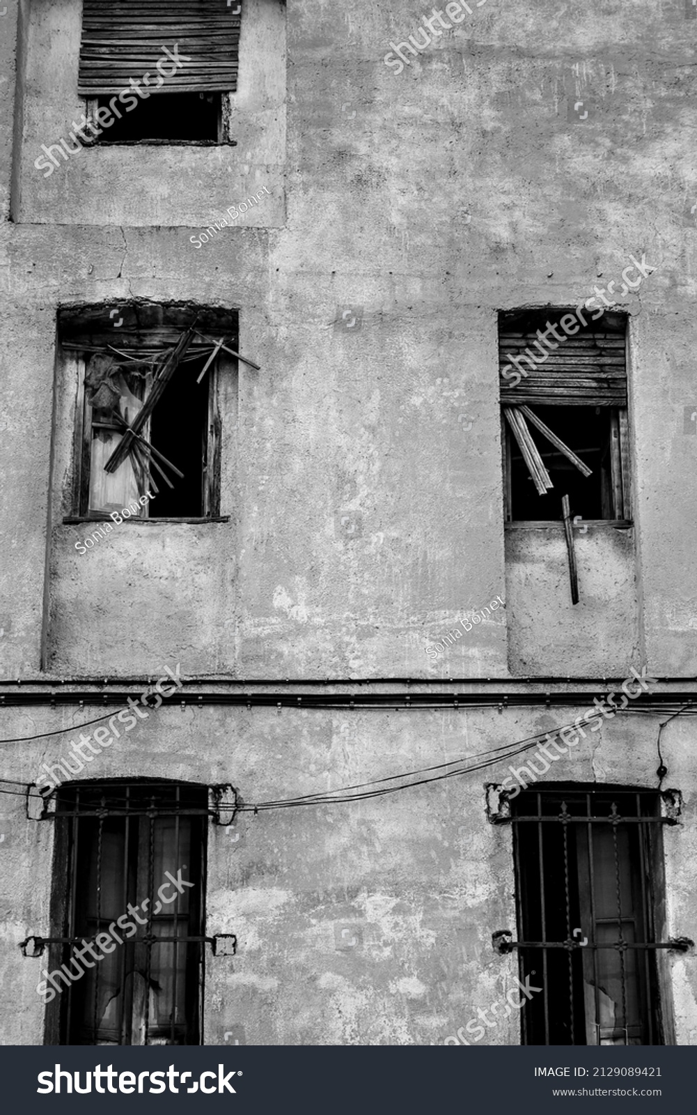 Broken Damaged Windows Balcony Old House Stock Photo 2129089421 ...