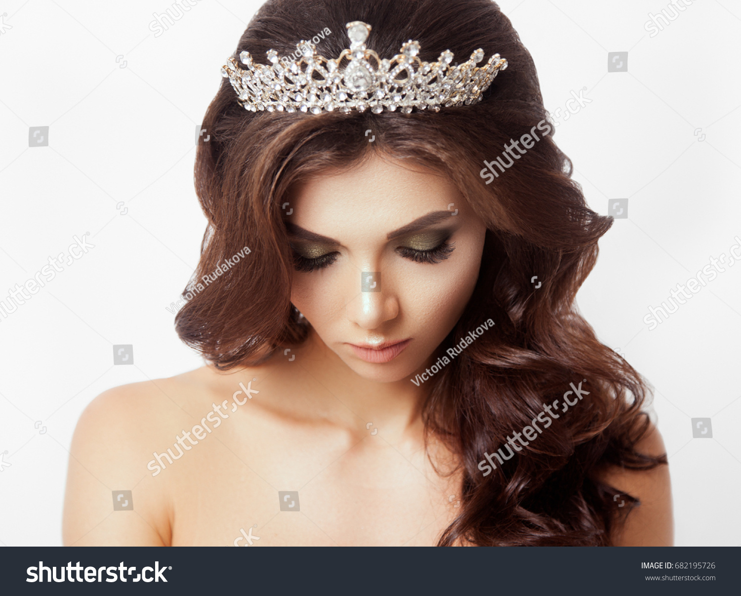 Chubby curly brunette exact Theme Chubby curly brunette topic