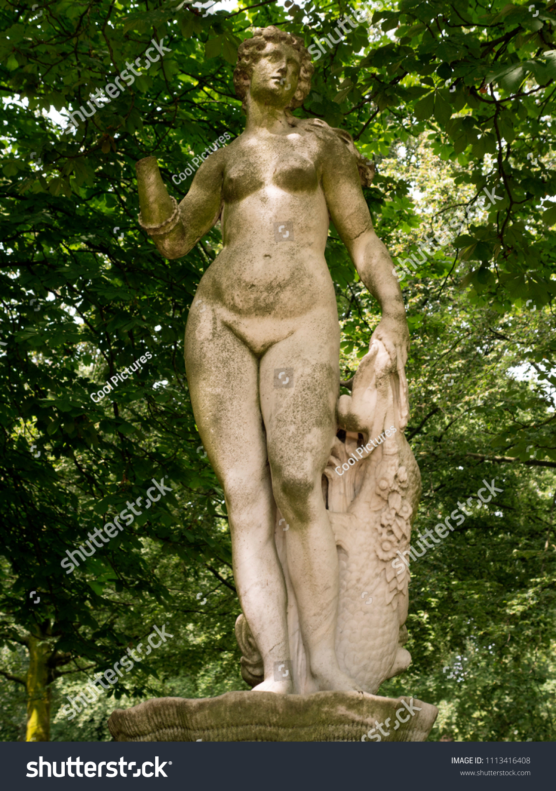 Nude foto girl in Brussels