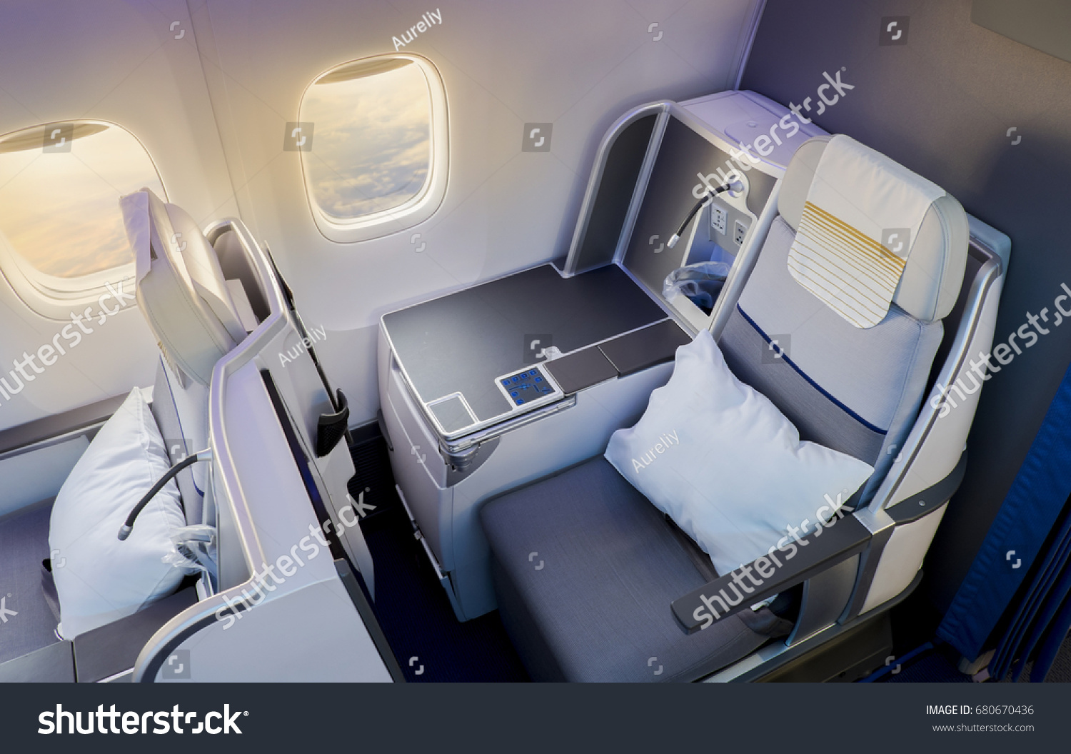 Business Class Airplane Interior Stock Photo 680670436 | Shutterstock