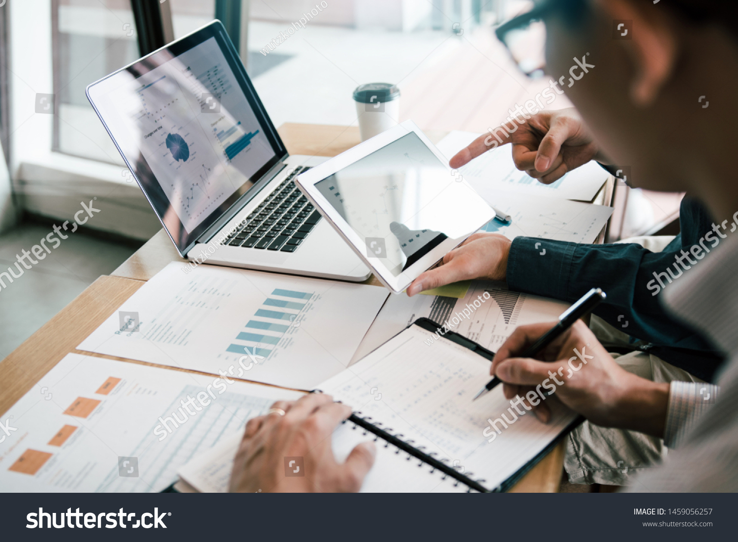 88,134 Financial advisors Images, Stock Photos & Vectors | Shutterstock