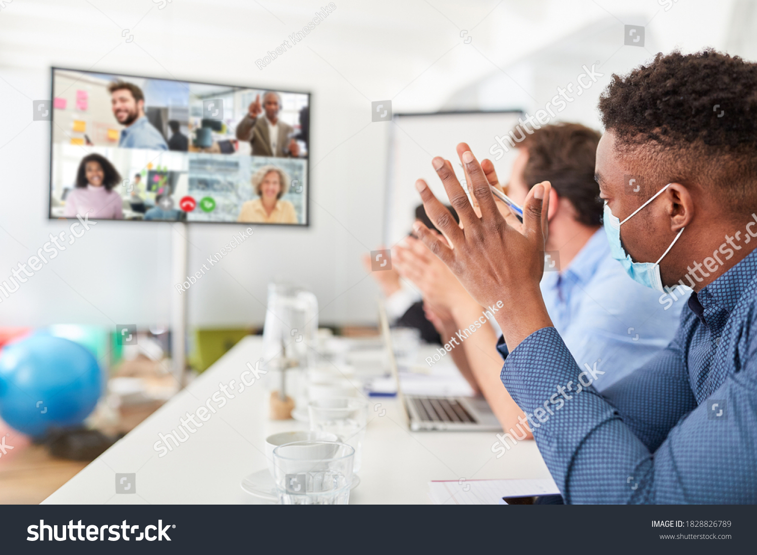 103,811 Meeting room technology Images, Stock Photos & Vectors