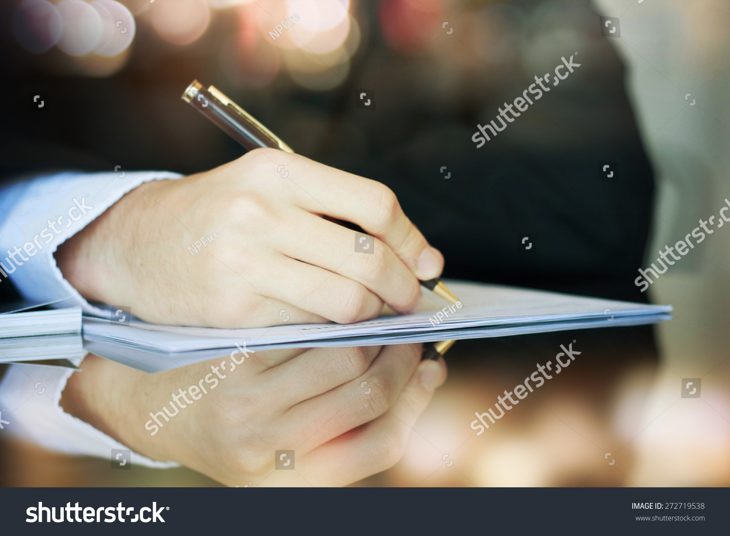 Business Worker Signing The Contract To Conclude A Deal Stock Photo ...