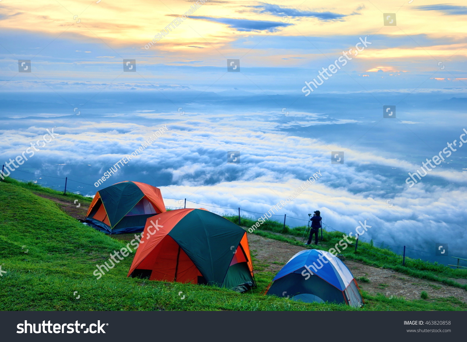 Raad eens Scheermes Afstudeeralbum Camping Climbing Phu Thap Boek Country Stock Photo (Edit Now) 463820858