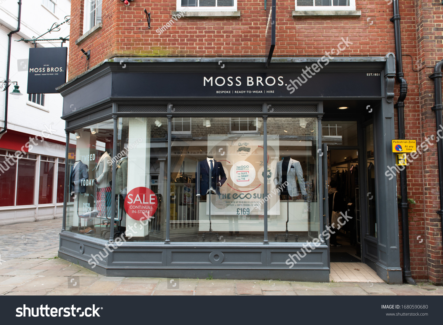 moss bros ie