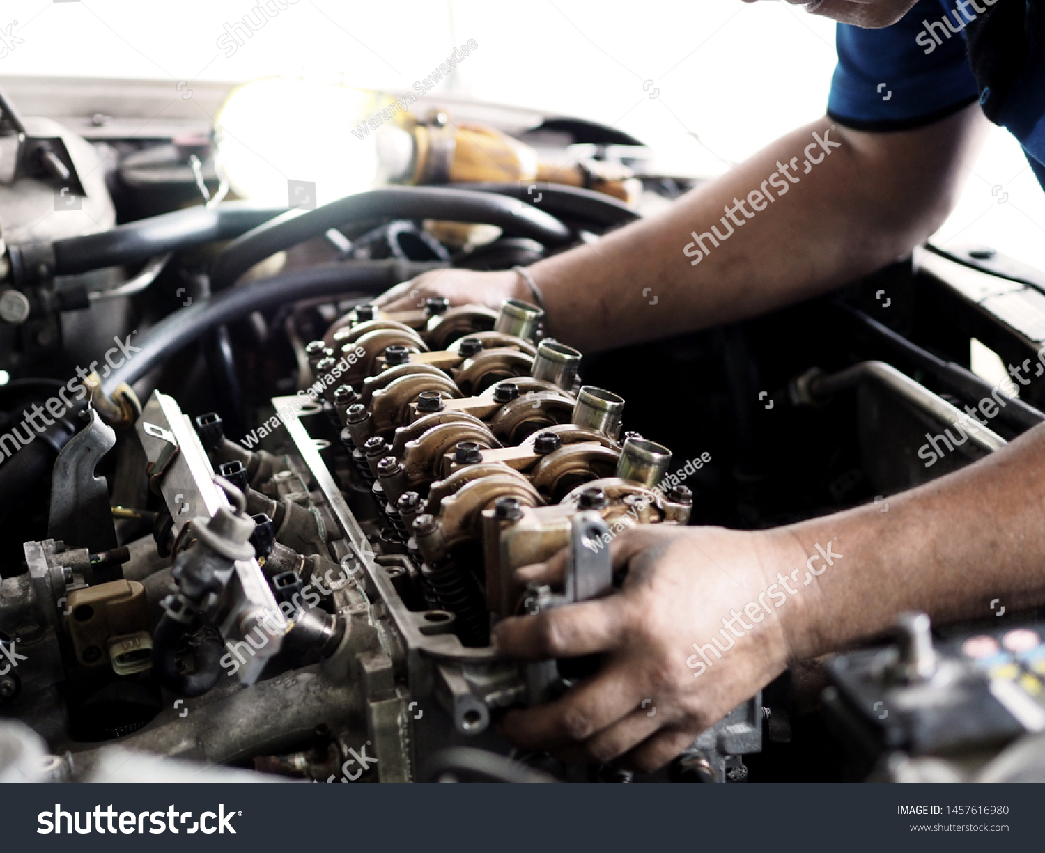 car engine cover name