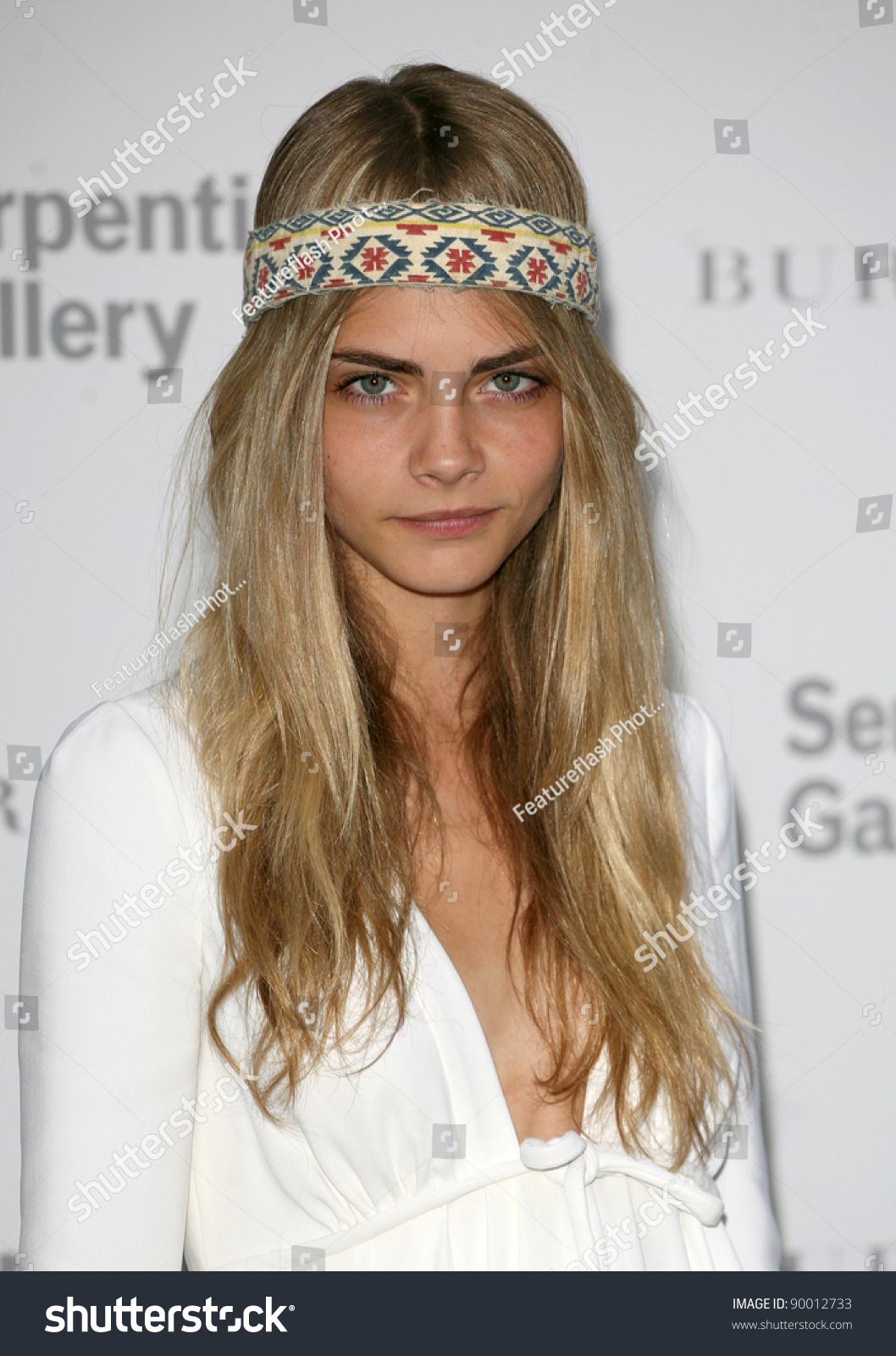 cara delevingne burberry 2011