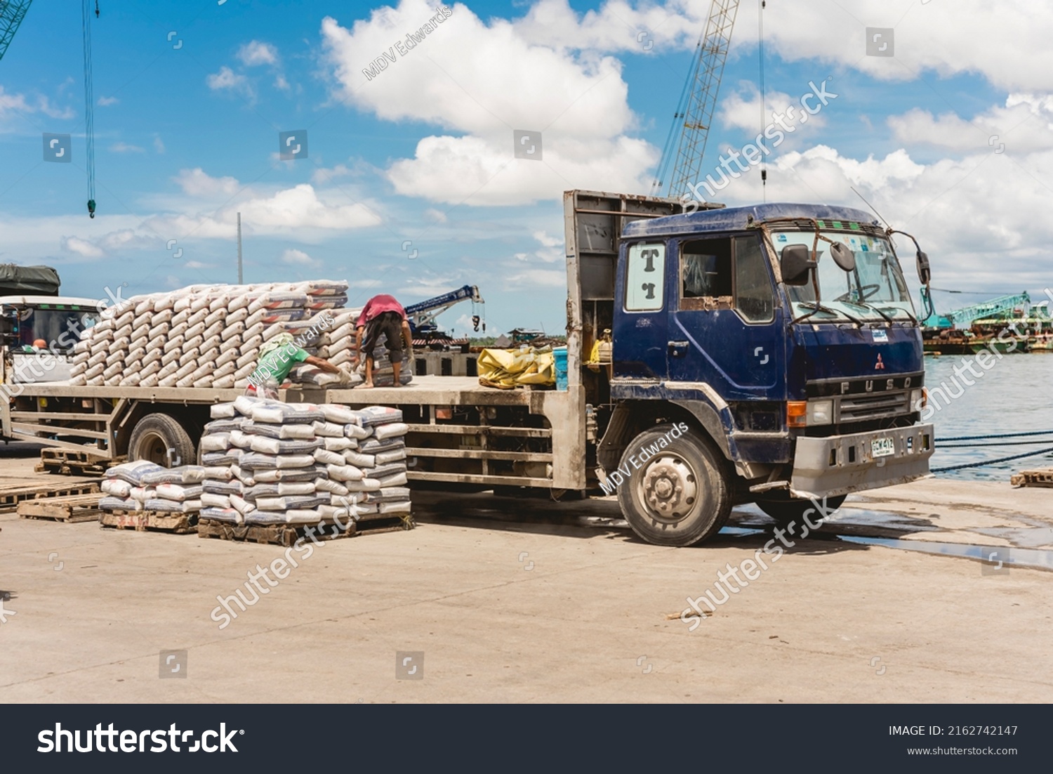 Menial worker 522 รายการ ภาพ ภาพสต็อกและเวกเตอร์ Shutterstock