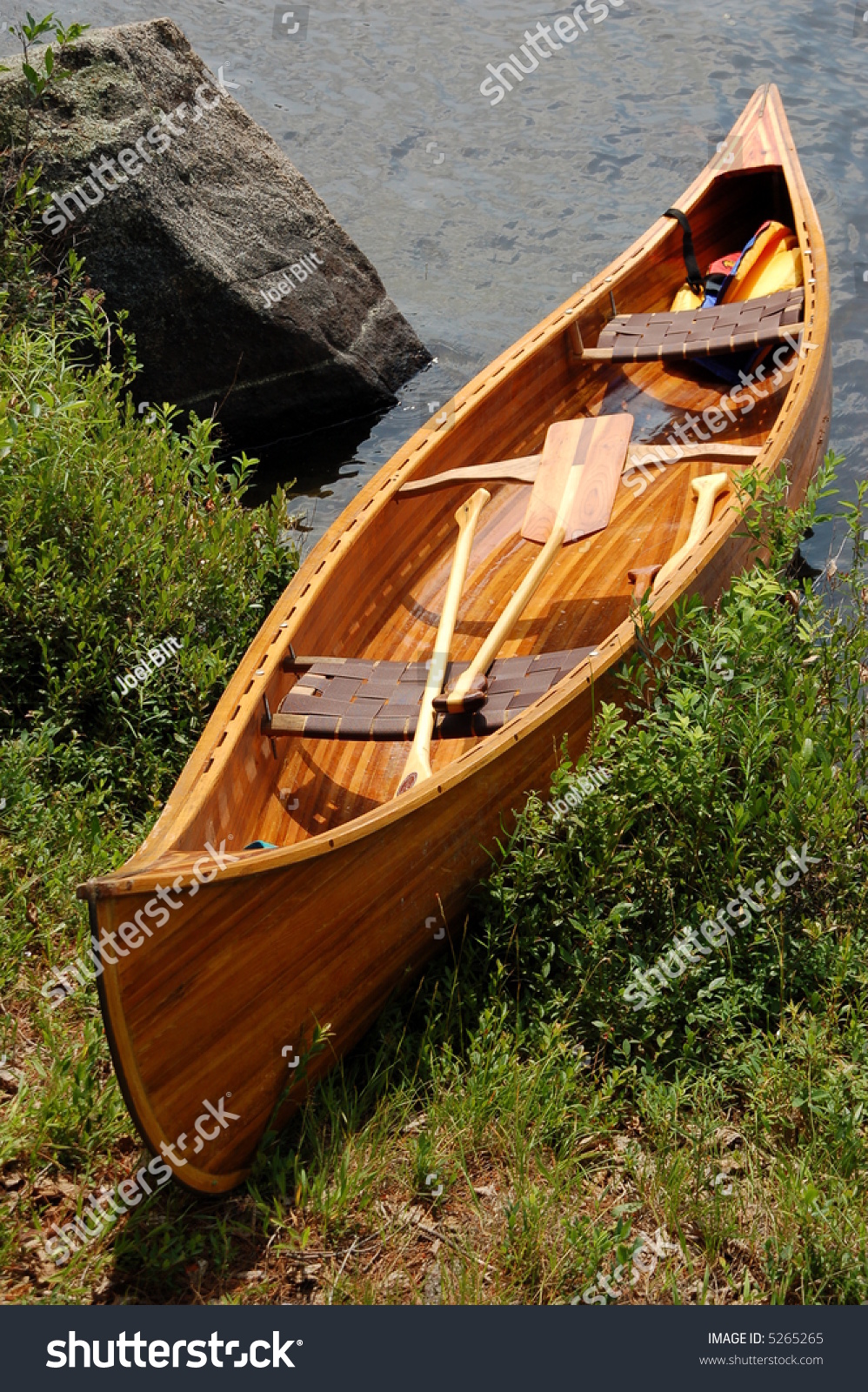 Cedar Strip Canoe Stock Photo 5265265 - Shutterstock