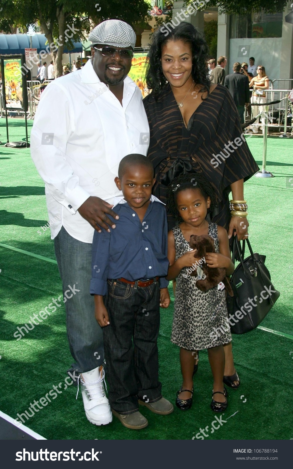 Cedric The Entertainer And Family At The Los Angeles Premiere Of ...